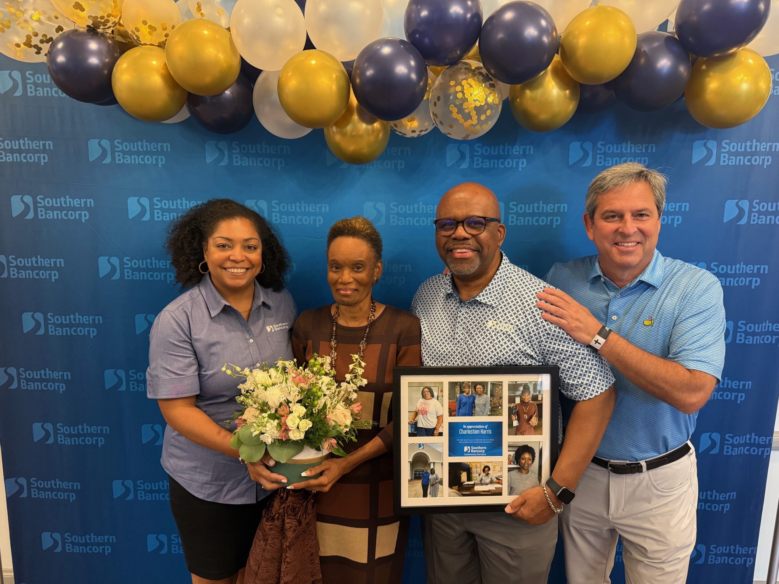 John celebra la jubilación de Charlestien Harris, asesor financiero de SBCP durante muchos años.